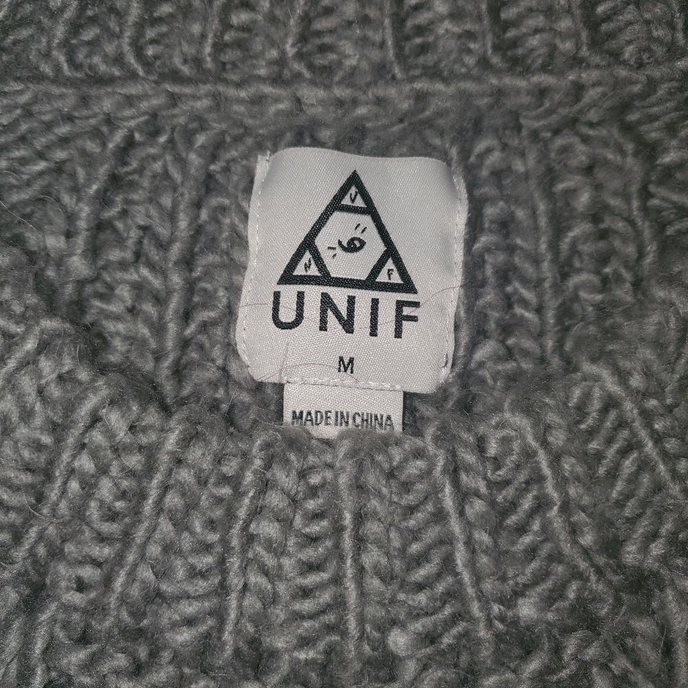 UNIF Reverb Cable Knit Sweater - Picture 6 of 6